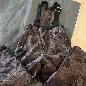 Black/grey camo Snow Pants with Suspenders